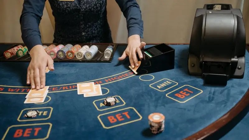 Luật Chơi Blackjack Cơ Bản và Dễ Hiểu Cho Người Mới Bắt Đầu